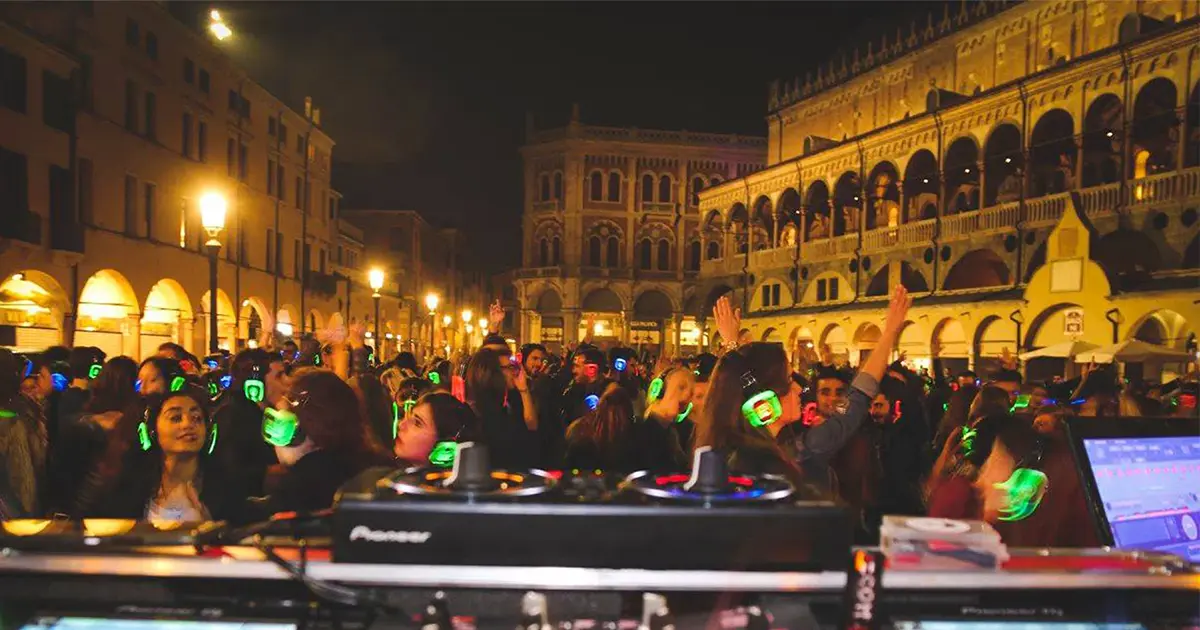 Silent party per comuni e festival in piazza